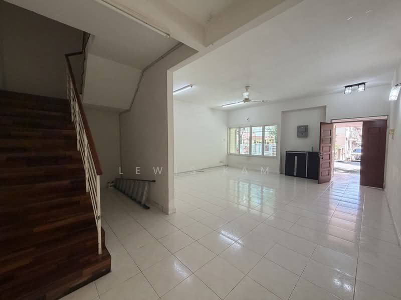 2-storey Terraced House for Sale in Tanjung Bungah (Penang) - Lewis Kam - Living Room - PropertyGuru.com.my
