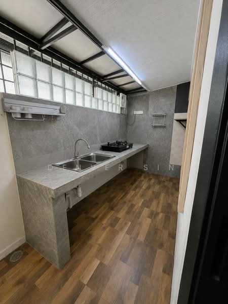 Rumah Teres untuk Dijual di Taman Cuepacs (Cheras) - Denver Sin - Kitchen - PropertyGuru.com.my