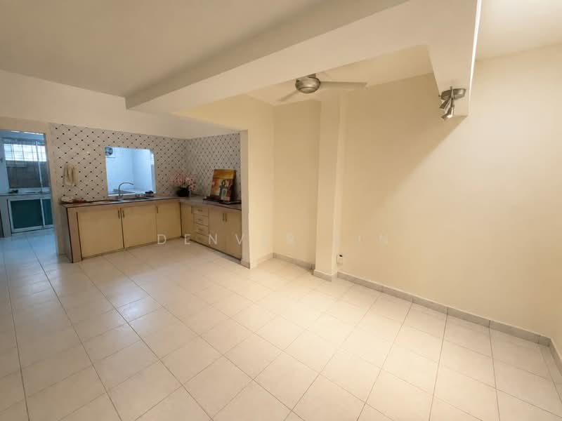 Rumah Teres untuk Dijual di Taman Cuepacs (Cheras) - Denver Sin - Kitchen - PropertyGuru.com.my