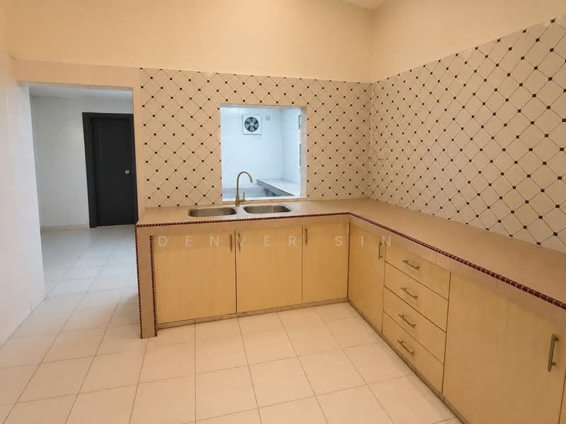 Rumah Teres untuk Dijual di Taman Cuepacs (Cheras) - Denver Sin - Kitchen - PropertyGuru.com.my