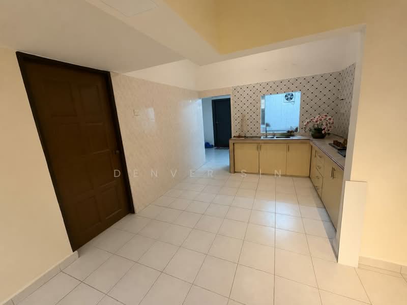 Rumah Teres untuk Dijual di Taman Cuepacs (Cheras) - Denver Sin - Kitchen - PropertyGuru.com.my