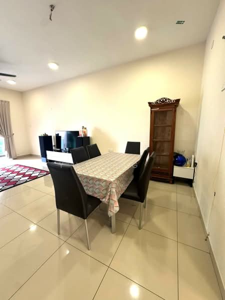 Condominium for Sale at M Condominium @ Larkin - Yucong . - Dining Room - PropertyGuru.com.my