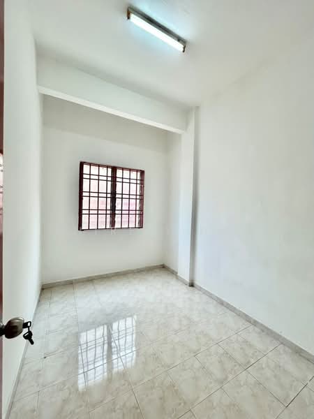 Flat for Sale at Taman Pulai Utama - Shirley Haw - PropertyGuru.com.my