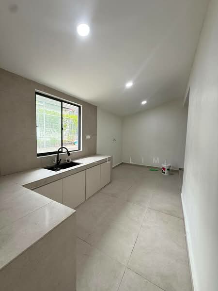 Rumah Teres 1-Tingkat untuk Dijual di Taman Ungku Tun Aminah (Skudai) - Jovel Lim - Kitchen - PropertyGuru.com.my