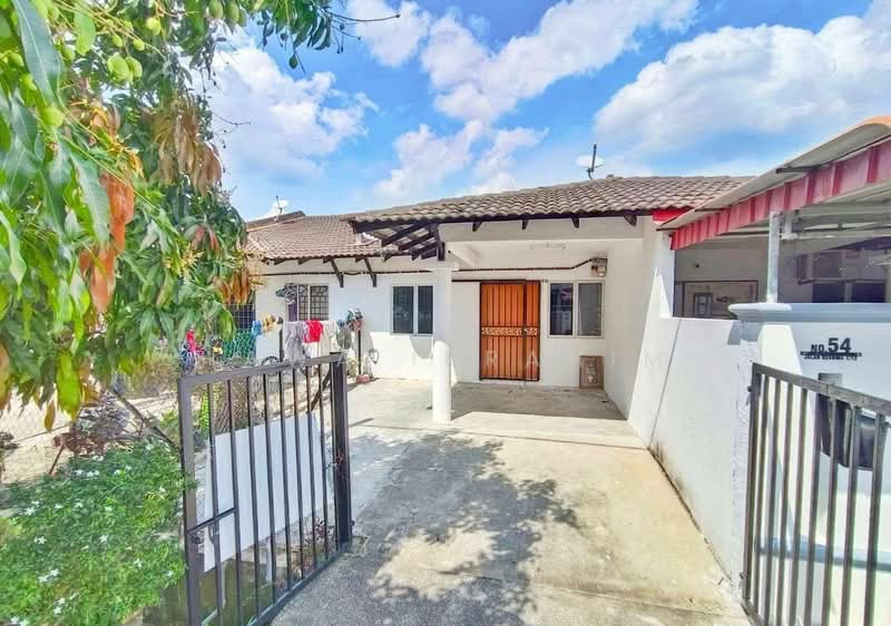 1-storey Terraced House for Sale in Bandar Tasik Kesuma (Beranang) - Hawa Ibrahim - Exterior - PropertyGuru.com.my