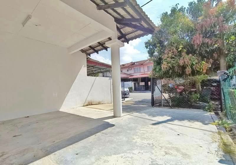 1-storey Terraced House for Sale in Bandar Tasik Kesuma (Beranang) - Hawa Ibrahim - Exterior - PropertyGuru.com.my