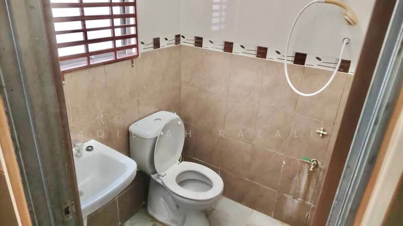 2-storey Terraced House for Sale in Klang (Selangor) - Aqillah Razali - Bathroom - PropertyGuru.com.my