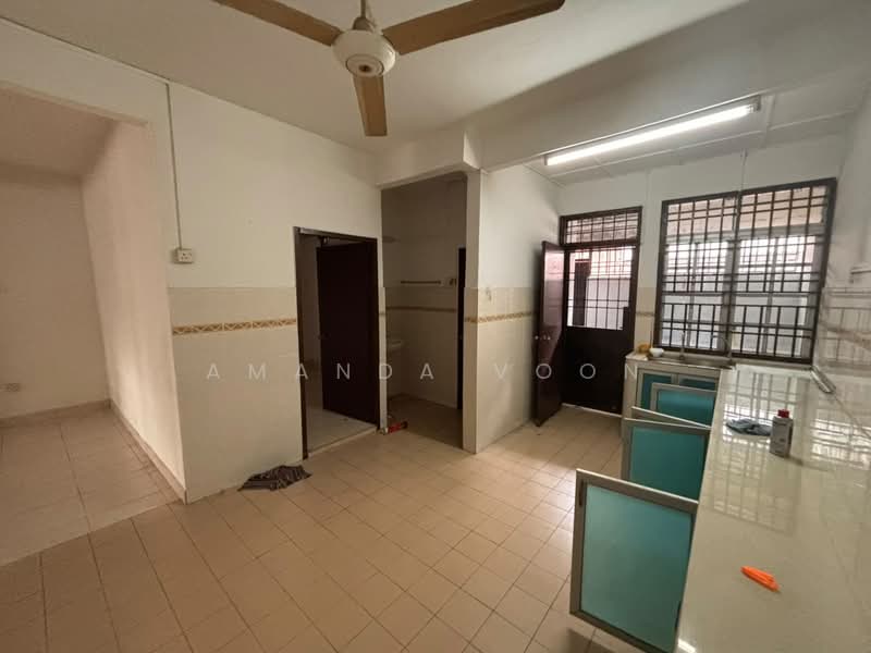 Rumah Teres 2-Tingkat untuk Disewa di Kulai (Johor) - Amanda Voon - Kitchen - PropertyGuru.com.my