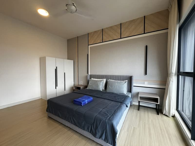 Kediaman Servis untuk Dijual di Continew - Andrew Loh - Master Bedroom - PropertyGuru.com.my