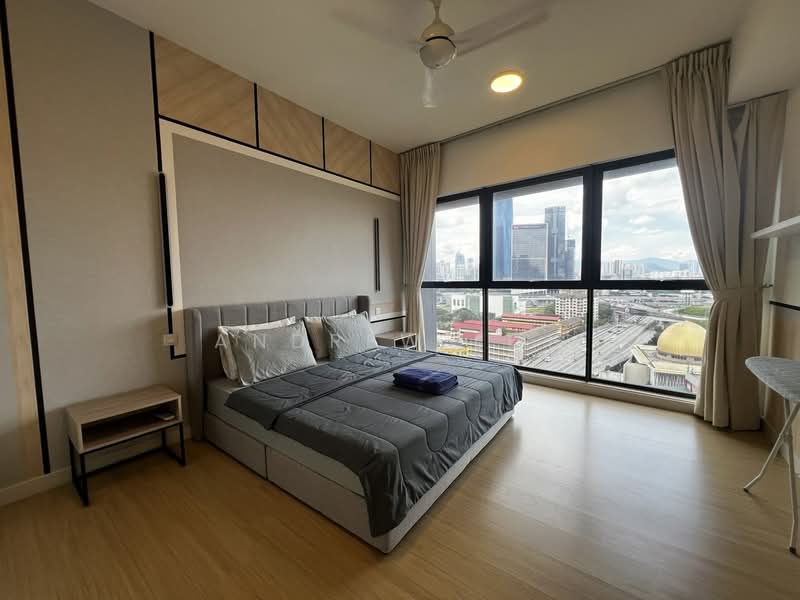 Kediaman Servis untuk Dijual di Continew - Andrew Loh - Master Bedroom - PropertyGuru.com.my
