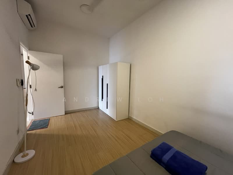 Kediaman Servis untuk Dijual di Continew - Andrew Loh - Bedroom - PropertyGuru.com.my
