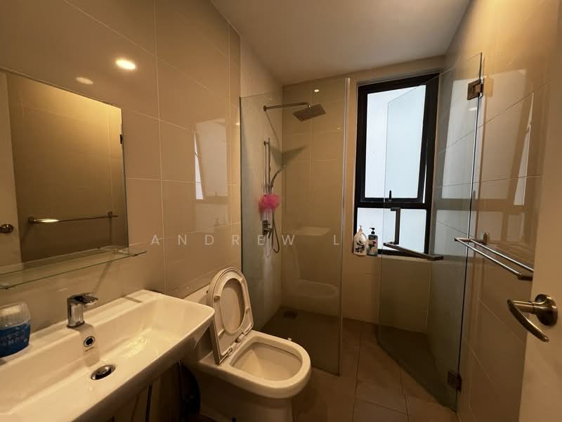 Kediaman Servis untuk Dijual di Continew - Andrew Loh - Bathroom - PropertyGuru.com.my