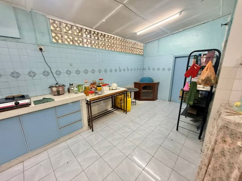 Bungalow House untuk Dijual di Bukit Kuda (Klang) - Nadia Shukri - Kitchen - PropertyGuru.com.my