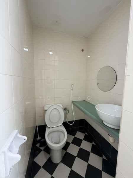 Kediaman Servis untuk Disewa di The Embassy (Bangunan Duta Impian) - YC Fung - Bathroom - PropertyGuru.com.my