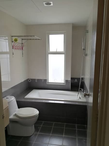 Kediaman Servis untuk Disewa di Birch Plaza - Joey Cheah - Bathroom - PropertyGuru.com.my