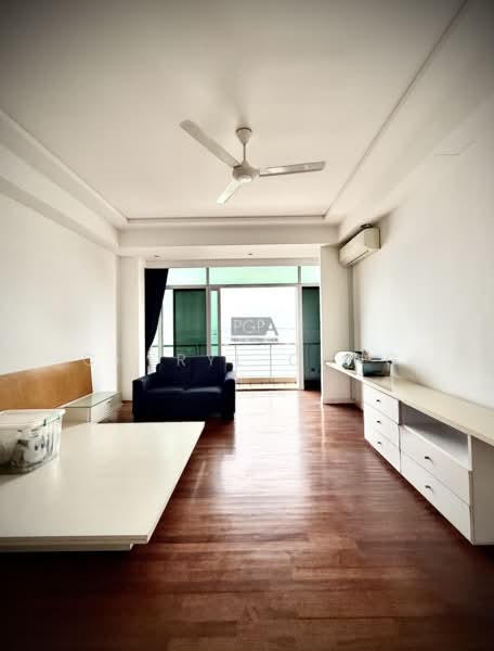 Kondominium untuk Dijual di Mayfair Condominium - Cheryl Chng - Living Room - PropertyGuru.com.my