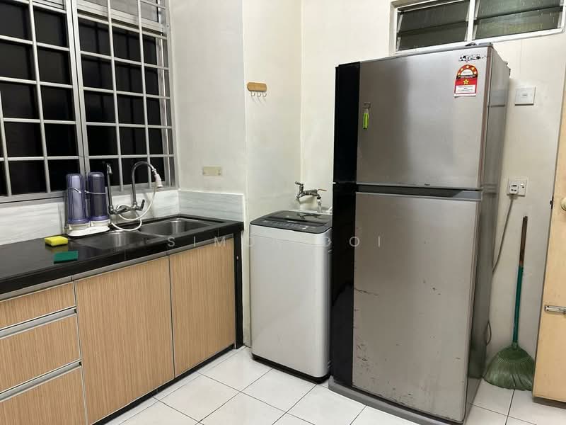 Condominium for Sale at Putra Place Condominium - Simon Ooi - Kitchen - PropertyGuru.com.my