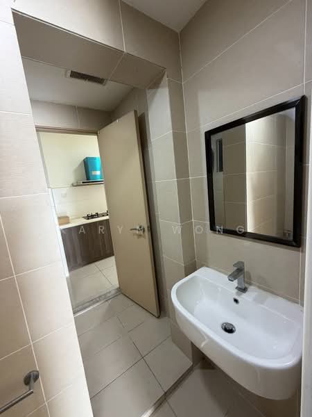 Kediaman Servis untuk Dijual di Maisson - Karyn Wong - Bathroom - PropertyGuru.com.my