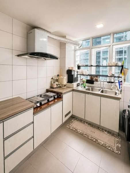 Condominium for Sale at Skyvilla Residences - Jeno Tan - Kitchen - PropertyGuru.com.my