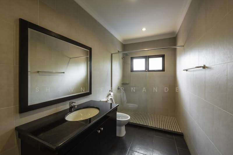Bungalow House untuk Disewa di Damansara Heights (Kuala Lumpur) - Shawn Fernandez - Bathroom - PropertyGuru.com.my