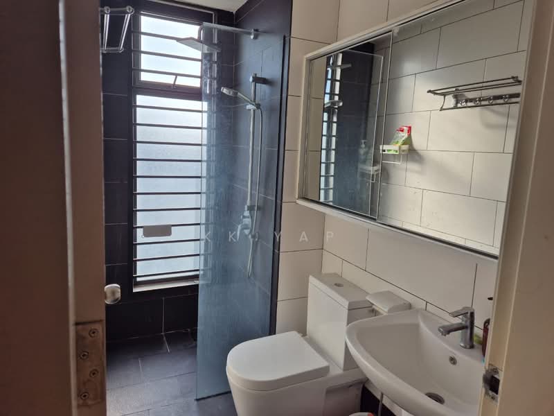 Kediaman Servis untuk Disewa di Univ 360 Place - KK Yap - Bathroom - PropertyGuru.com.my