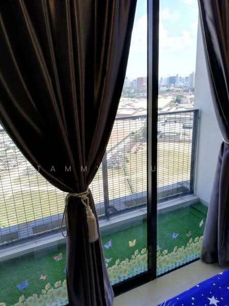 Kediaman Servis untuk Disewa di Flexus Signature - Tammy Chung - Balcony - PropertyGuru.com.my