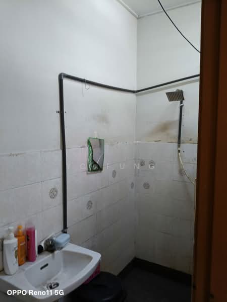 Rumah Teres 2-Tingkat untuk Dijual di Desa Paya Mengkuang (Gelang Patah) - YC Fung - Bathroom - PropertyGuru.com.my