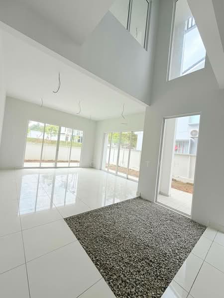 Semi-Detached House for Sale in Bandar Seri Alam (Masai) - Ee Fong Toh - Living Room - PropertyGuru.com.my