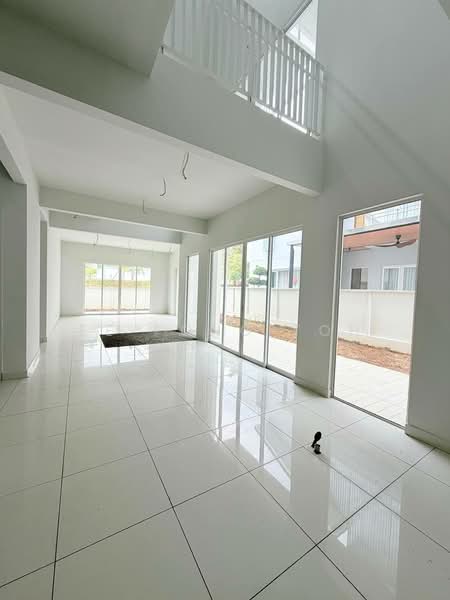 Semi-Detached House for Sale in Bandar Seri Alam (Masai) - Ee Fong Toh - Living Room - PropertyGuru.com.my