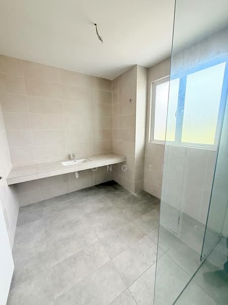 Semi-Detached House for Sale in Bandar Seri Alam (Masai) - Ee Fong Toh - Bathroom - PropertyGuru.com.my