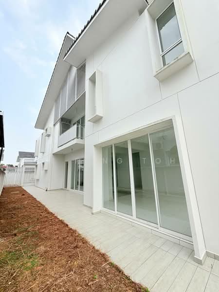Semi-Detached House for Sale in Bandar Seri Alam (Masai) - Ee Fong Toh - Exterior - PropertyGuru.com.my