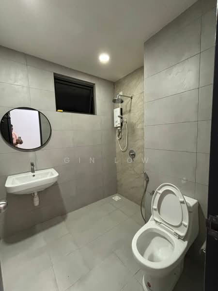 Condominium for Rent at The Holmes 1 - Gin Low - Bathroom - PropertyGuru.com.my