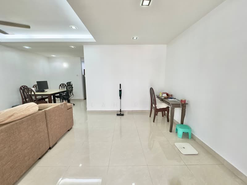 Rumah Teres 2-Tingkat untuk Dijual di TAMAN PUCHONG UTAMA (Puchong) - Aqillah Razali - Living Room - PropertyGuru.com.my
