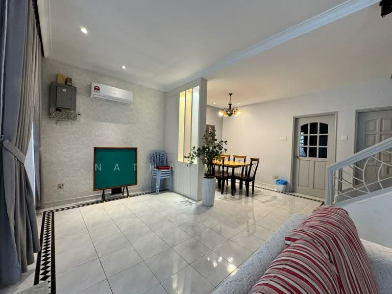 Rumah Teres 2-Tingkat untuk Dijual di Taman Molek (Johor Bahru) - Nathan Chan - PropertyGuru.com.my