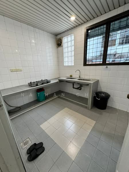 Rumah Teres 2-Tingkat untuk Dijual di Taman Molek (Johor Bahru) - Nathan Chan - PropertyGuru.com.my