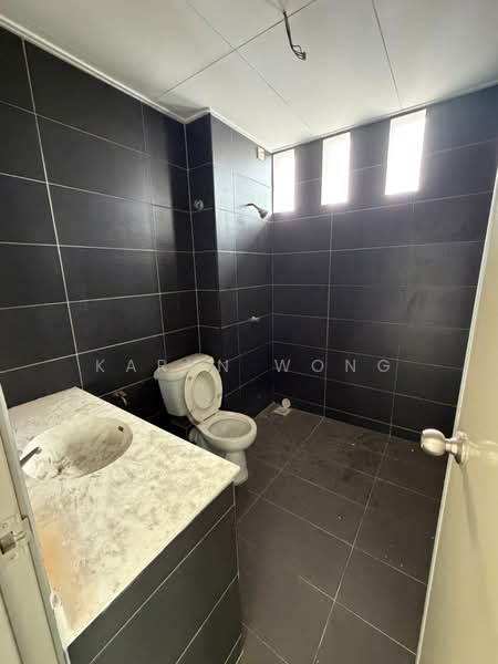 Rumah Teres 2-Tingkat untuk Dijual di Seksyen 33 (Shah Alam) - Karyn Wong - Bathroom - PropertyGuru.com.my