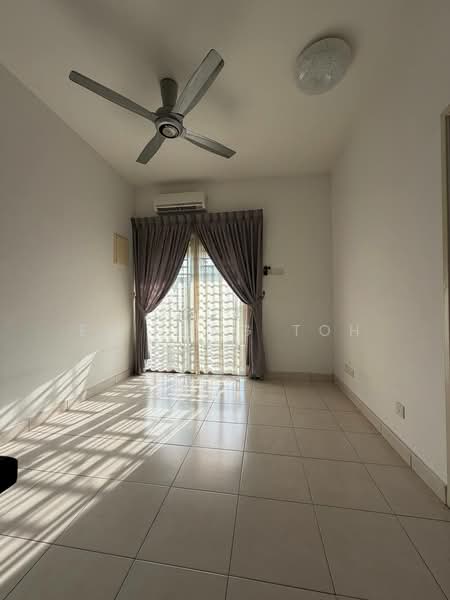 2-storey Terraced House for Sale in Taman Seri Austin (Tebrau) - Ee Fong Toh - Living Room - PropertyGuru.com.my