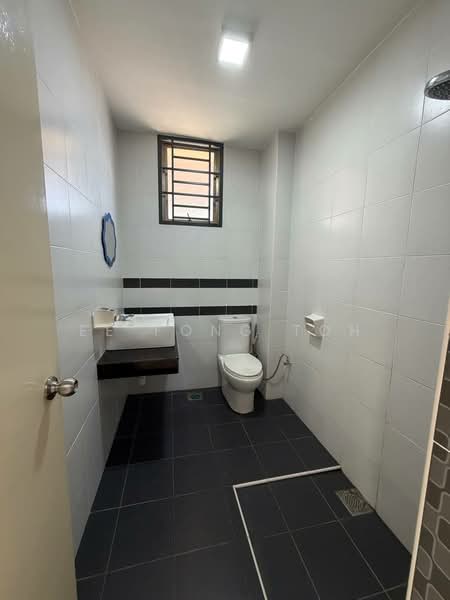 2-storey Terraced House for Sale in Taman Seri Austin (Tebrau) - Ee Fong Toh - Bathroom - PropertyGuru.com.my