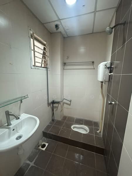 2-storey Terraced House for Rent in Kajang (Selangor) - Maggie Joe - Bathroom - PropertyGuru.com.my