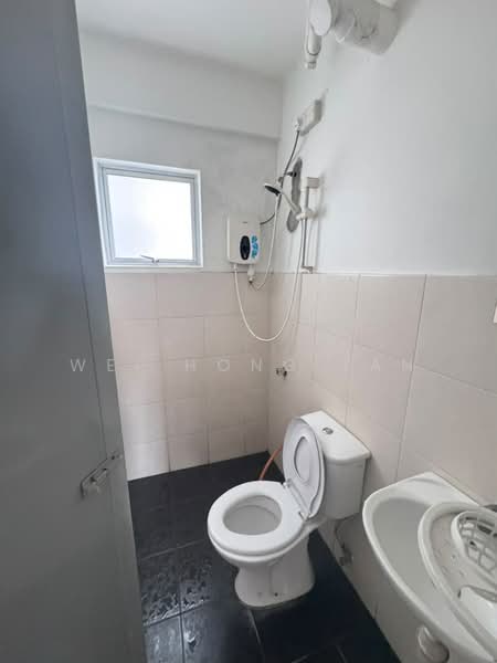 Condominium for Rent at Suria @ Hijau E-Komuniti - Wei Hong Tan - Bathroom - PropertyGuru.com.my