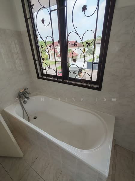 Bungalow House for Sale in Leisure Farm (Gelang Patah) - Catherine Law - Bathroom - PropertyGuru.com.my