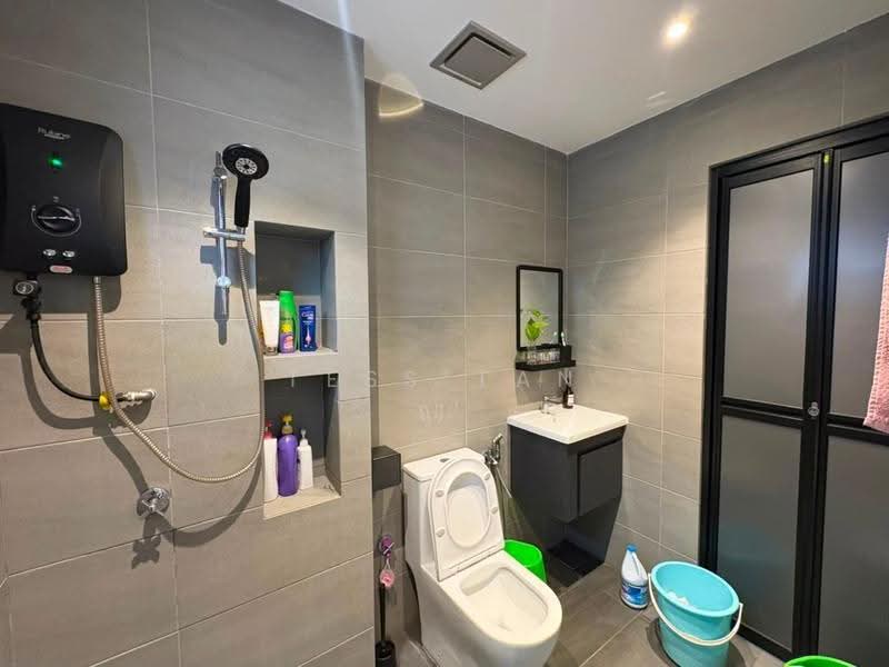 Rumah Teres 2-Tingkat untuk Dijual di Bandar Sri Damansara (Selangor) - Tess Tan - Bathroom - PropertyGuru.com.my