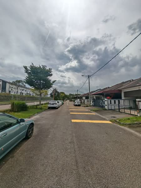 1.5-storey Terraced House for Sale in Bandar Indahpura (Kulai) - Stella Ng - Exterior - PropertyGuru.com.my