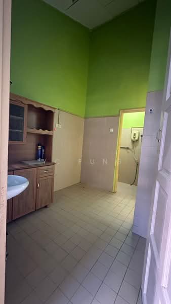 1-storey Terraced House for Sale in Taman Bukit Jaya (Ulu Tiram) - YC Fung - Bathroom - PropertyGuru.com.my