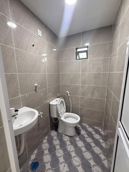 Rumah Teres 2-Tingkat untuk Dijual di Taman Johor Jaya (Johor Bahru) - Au Yong Lucy - Bathroom - PropertyGuru.com.my