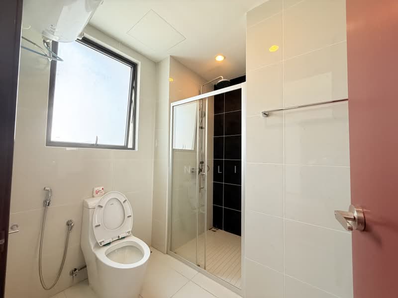 Condominium for Rent at Lovell @ Country Garden Danga Bay - Ryan Lim - Bathroom - PropertyGuru.com.my