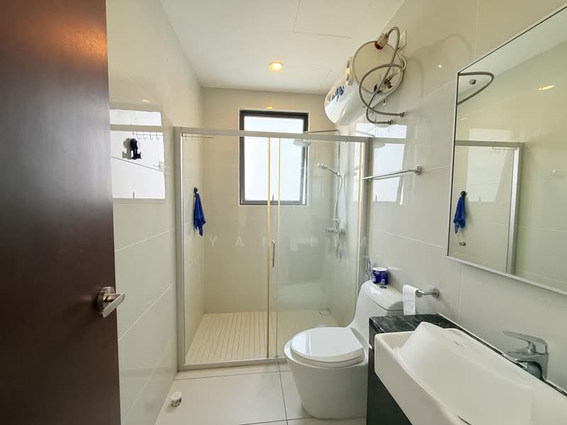 Condominium for Rent at Lovell @ Country Garden Danga Bay - Ryan Lim - Bathroom - PropertyGuru.com.my