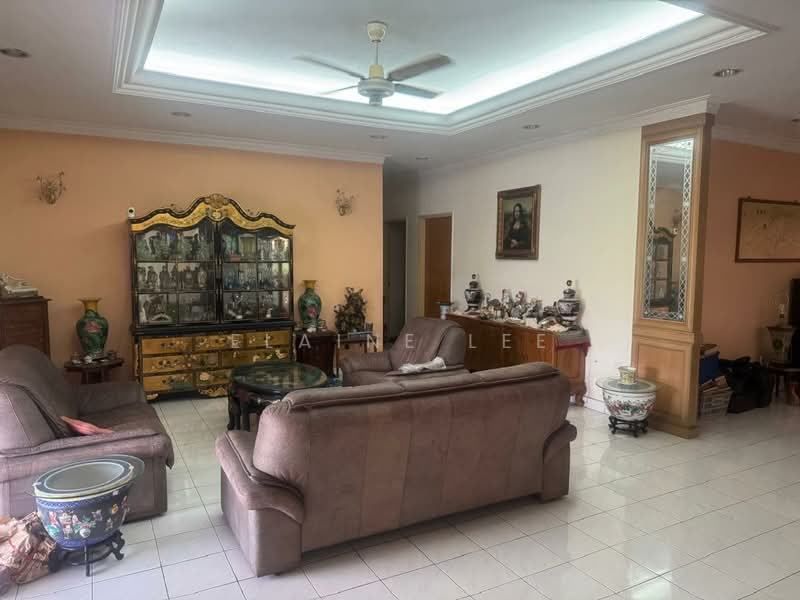 Rumah Berkembar untuk Dijual di Seksyen 12 (Petaling Jaya) - Elaine Lee - Living Room - PropertyGuru.com.my