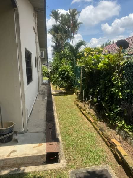Rumah Berkembar untuk Dijual di Seksyen 12 (Petaling Jaya) - Elaine Lee - Exterior - PropertyGuru.com.my