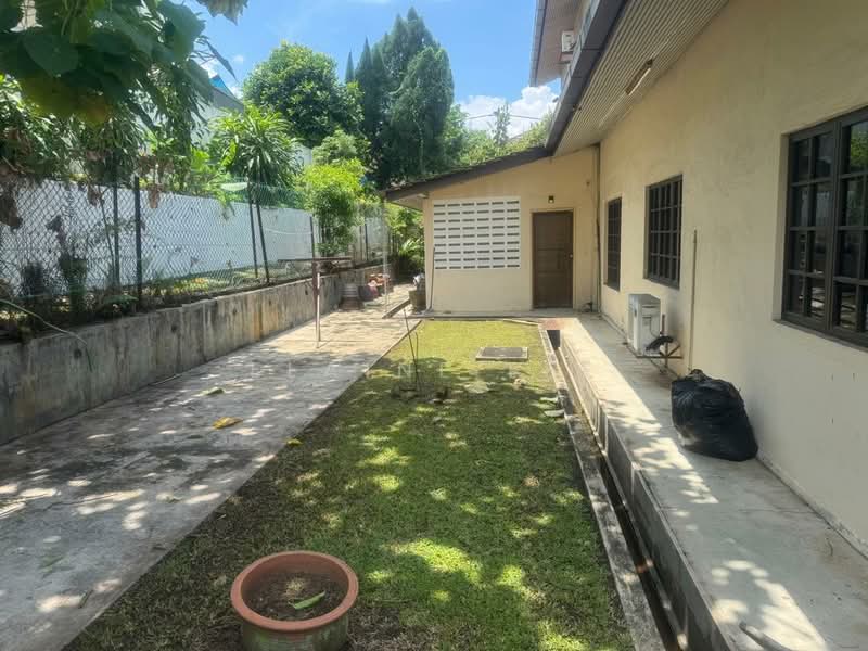 Rumah Berkembar untuk Dijual di Seksyen 12 (Petaling Jaya) - Elaine Lee - Exterior - PropertyGuru.com.my